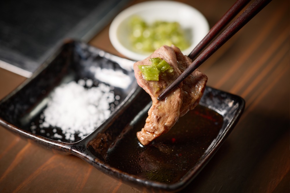 刻み山葵と出汁醤油でいただく